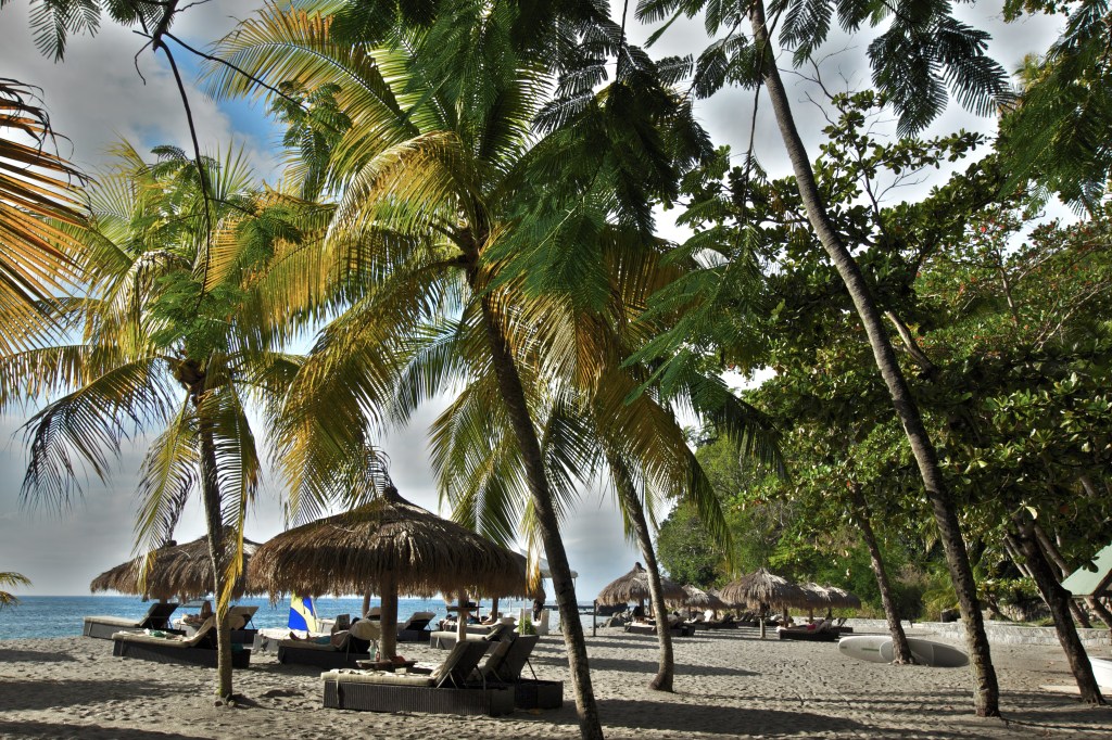 Sigma 10-20mm, ISO 100, f/9, 1/125. Was using a Vivitar 58mm circular polarizer--worked for the vacation, but not a good, long-term filter investment--cheaply made. 