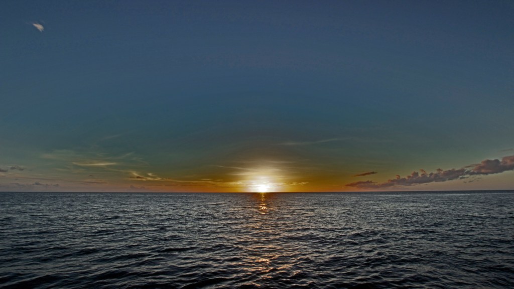 Departs from Soufriere, travels north past Anse Chastanet and Anse Mamin, then circles back south past Petit Piton and Jalousie (a.k.a Sugar) Beach. Sigma 10-200, f/8. 1/160, ISO 100
